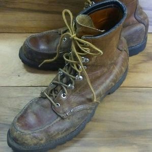Redwing Distressed 8" Moc Toe Boots Vibram Soles